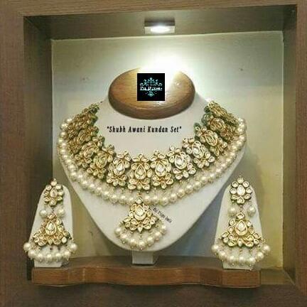 Shubh awani kundan Moti set Shubh awani kundan Moti set