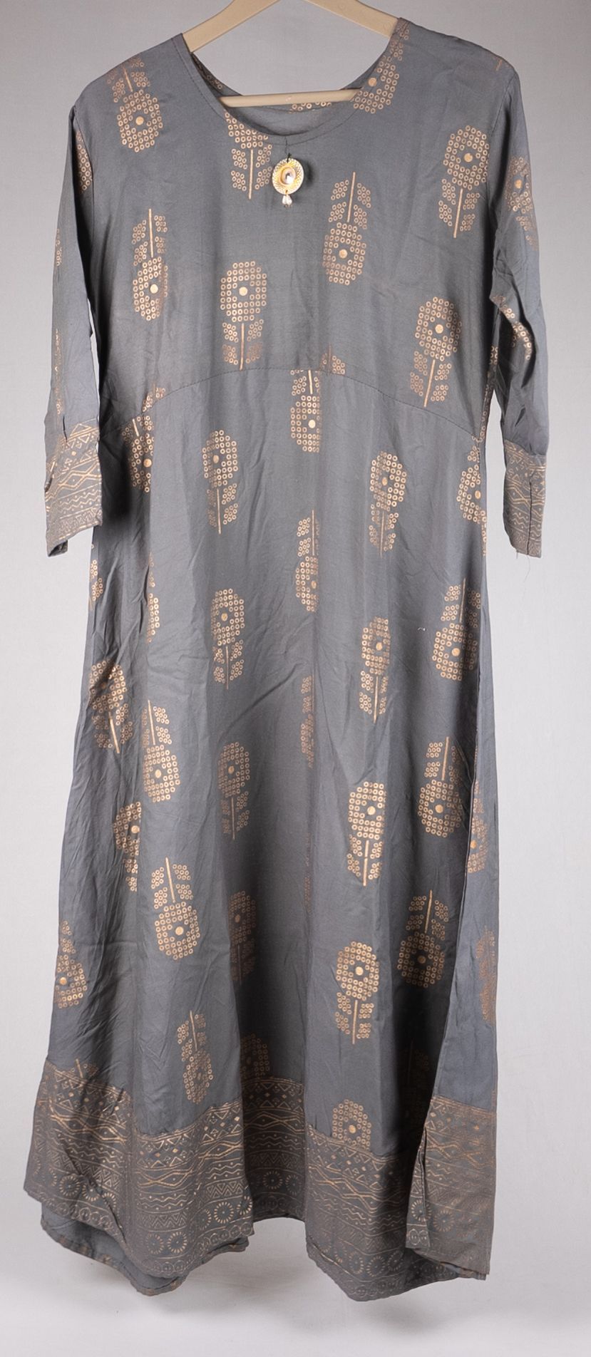 Women's Grey and Gold Printed Rayon Kurta with 3/4th Sleeves
