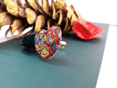 HEART SHAPED GLASS RING
