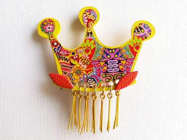 HANDCRAFTED WOODEN BROOCH- CROWN SHAPE