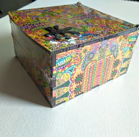 Keepsake Box in ' Coloroma ' Artwork