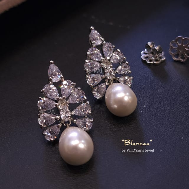 Blancaa Swarovskis Earring