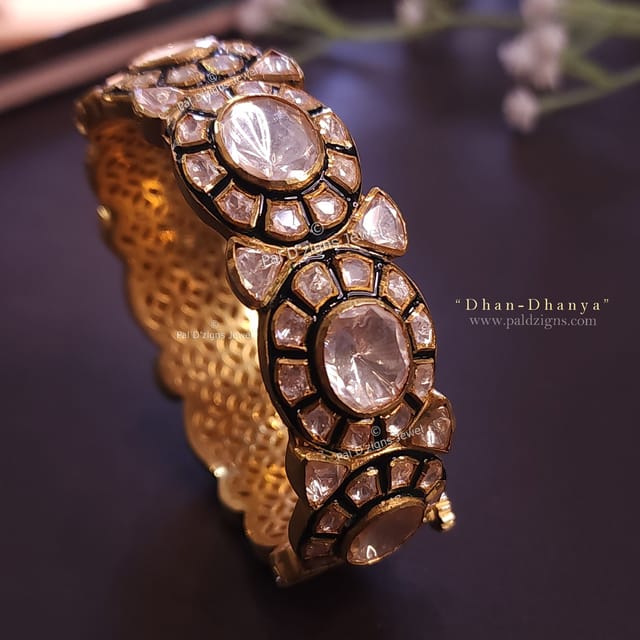 Dhan-Dhanya (2-2" Size) Moissanite Polki Bangles (Single)