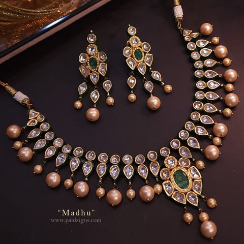 Madhu Necklace Set