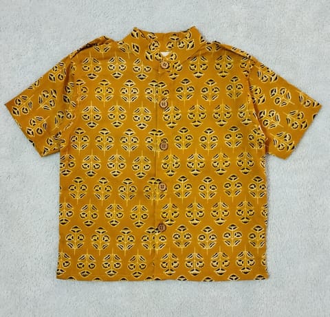 Half Sleeve Cotton Shirt With Leaf Prints - Yellow