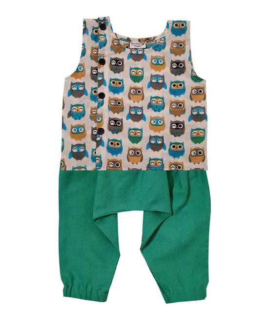 Snowflakes Infant Shirt with Owl Print And Shorts Set - White & Green