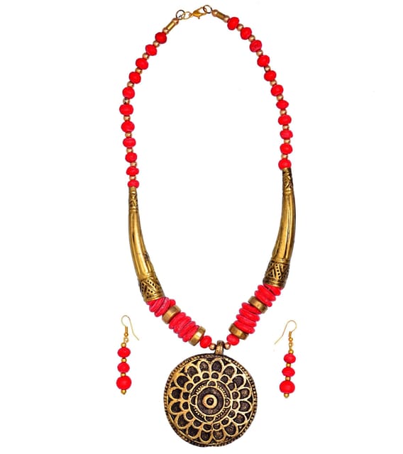 Jewelery Set With Glass Beads & Black Golden Stone Work Brass Pendant (30088)