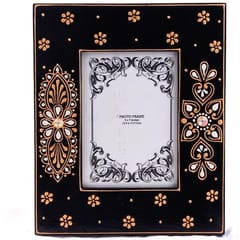 Painted and embossed photo frame "Black beauty" pf03