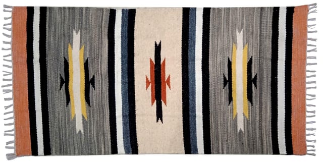 All-Season Area Rug / Carpet / Dhurrie in Wool - "Aligned Spaces": Handwoven by master artisans in Medium Size,10.6 Squre ft (10066i)