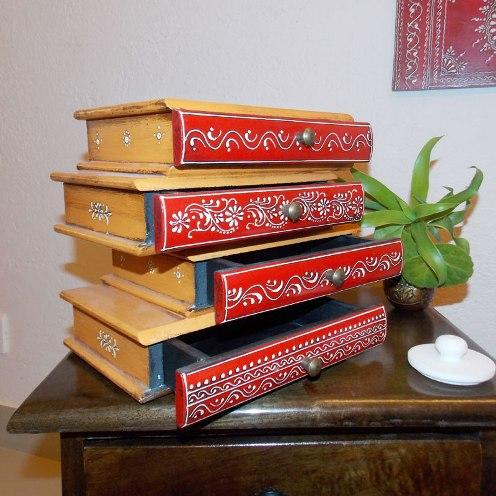 Decorative box: Stack of books