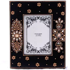 Painted and embossed photo frame "Black beauty" pf03