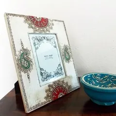 Painted & embossed wooden photo frame "Paisley on beige" pf42
