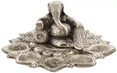 White Metal Pooja Thali with 5 Diyas and Ganpati Statue, Indian gift ideas (10177)
