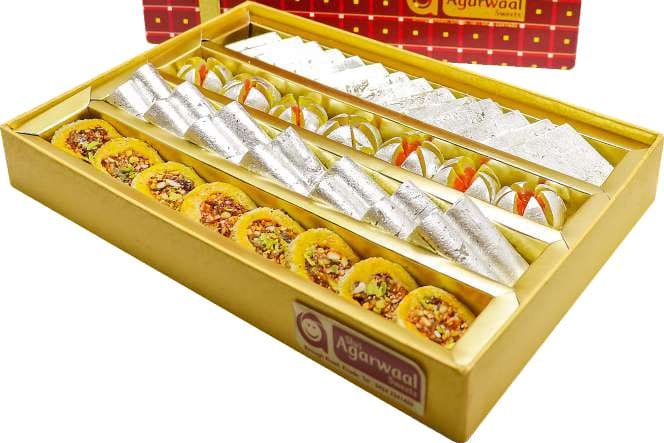 Vintage Gift Box - Assorted Box of Kaju Sweets and Dry Fruit Sweets