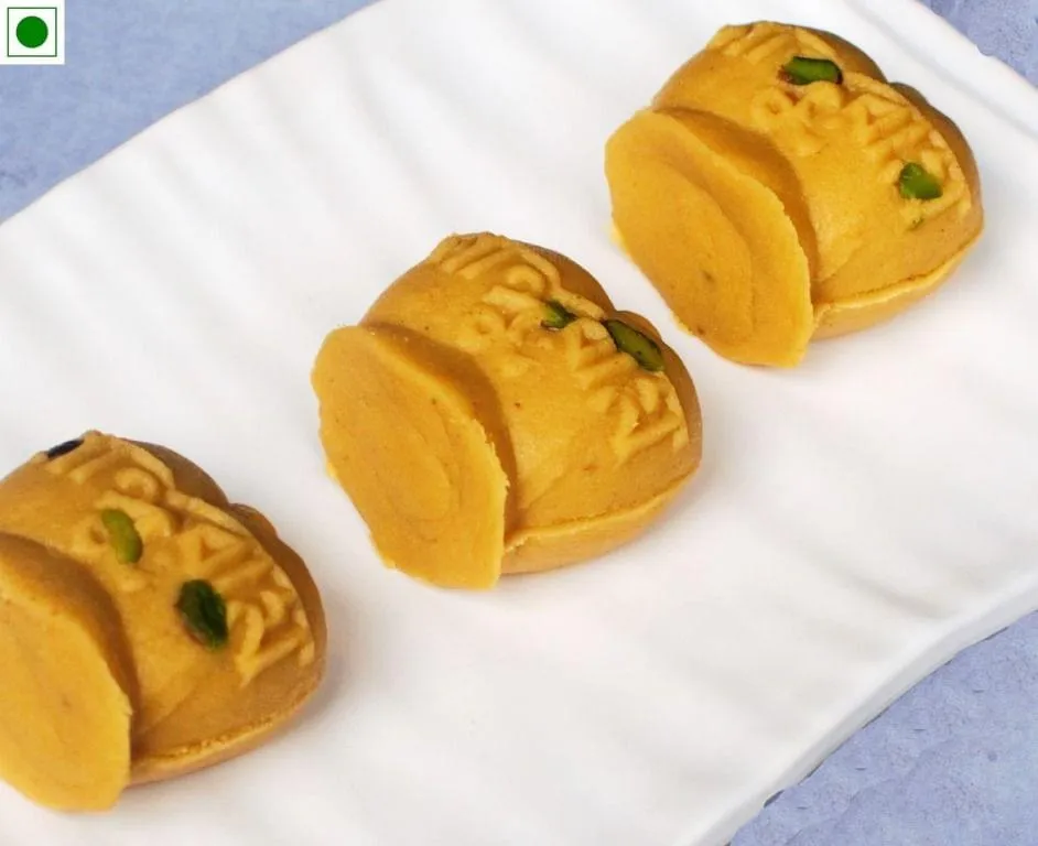 Nolen Gurer Jalbhara Sandesh (Kadapak) | Bengali Sweets