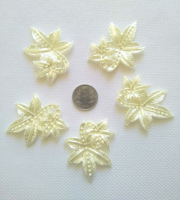 Floral pearl finish charms - a set of 5 pcs