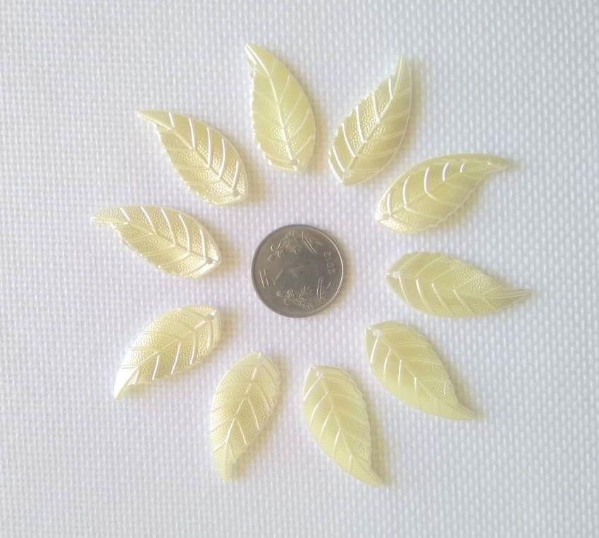 Leaves pearl finish charms - a set of 10 pcs