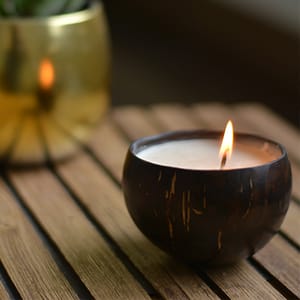 Lavender Soy Wax Candle in Coconut Shell 150 g