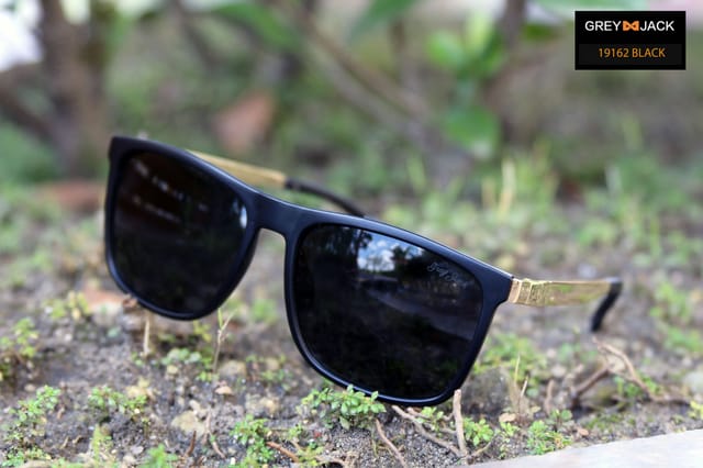 Rectangular UV protective sunglasses