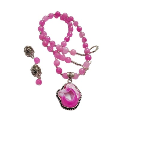 Kalainayam by Aarthi - Pink Agate Beads with Stone Pendant