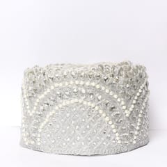 Glory-in-silver scalloped border
