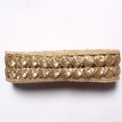 Trendy striking still border