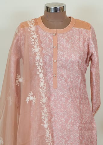Peach Color Muslin Thread Embroidred Shirt With Muslin Bottom and Organza Embroidred Dupatta