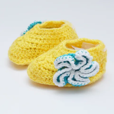 Love Crochet Art crochet baby booties yellow with blue flower - Yellow for 0-6 months
