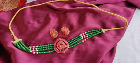 High necklace green with pink