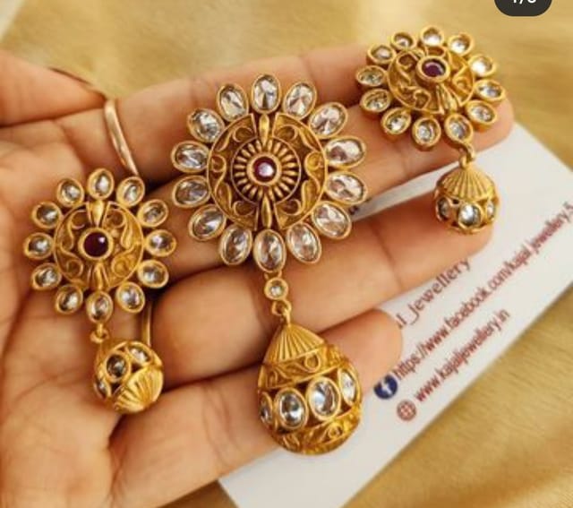 Cz pendant with earrings