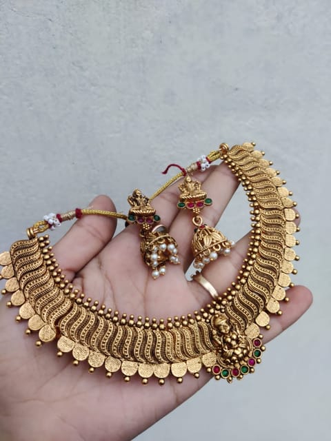 Temple matte necklace