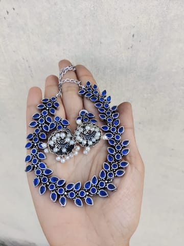 Oxidised necklace dark blue
