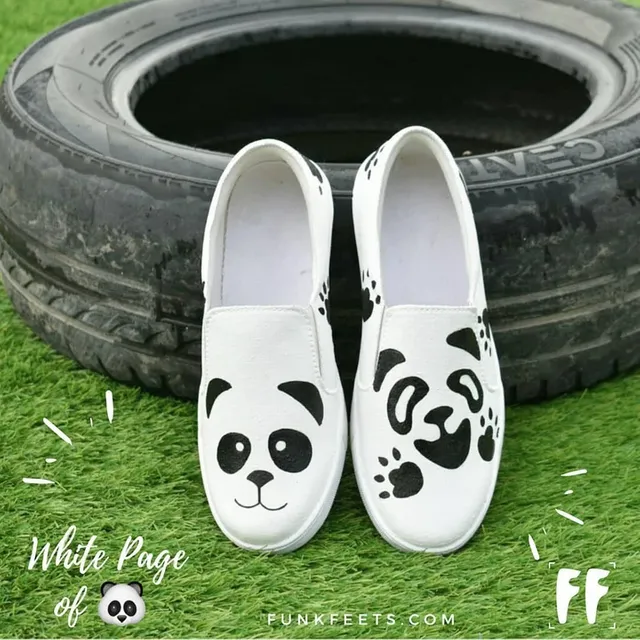 Funkfeets Sneaker- Panda (White Page)