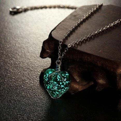 Crystal Heart - Glow In The Dark Necklace Green