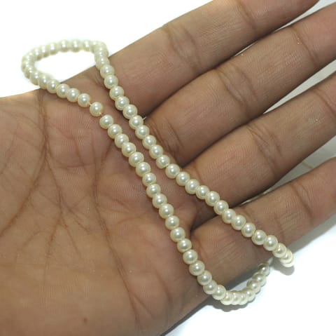 113+ Glass Pearl Round Beads off White 4 mm