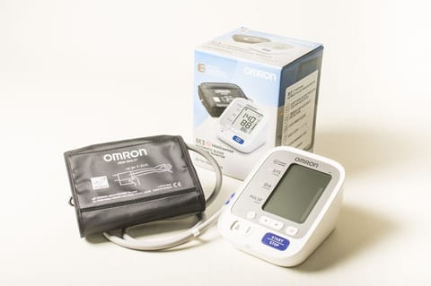 Omron Hem-7131-E M3 Automatic Blood Pressure Monitor