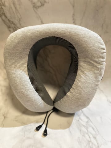 Luxury Memory Foam Travel Pillow Black /Grey 28x25x13 cm along with ear plugs and eye masks