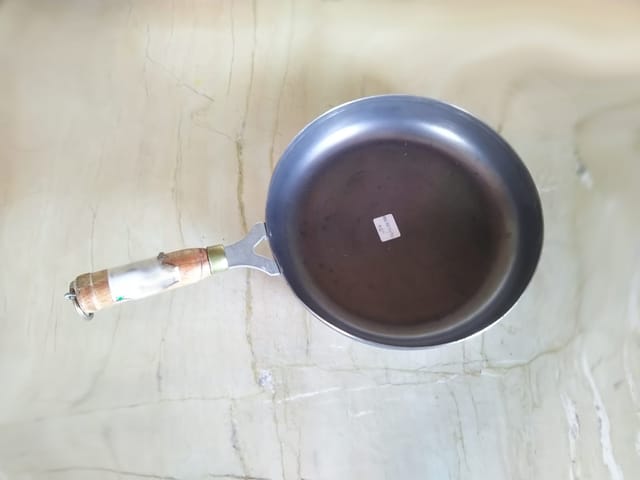 Iron Fry Pan 10" Wooden handle