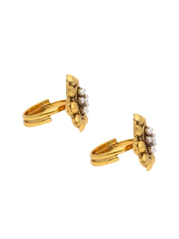 Traditional Toe Ring in Gold finish - S32424