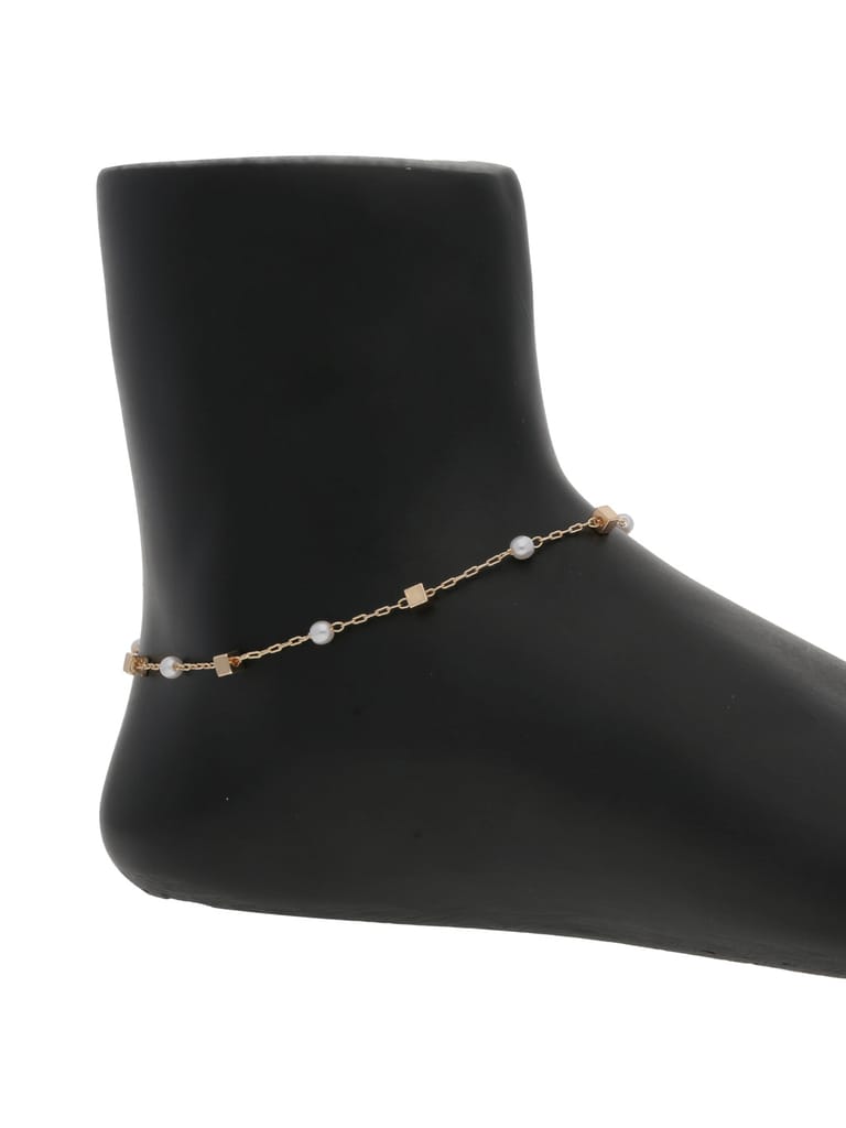 Western Loose Anklet in Gold finish - CNB27287