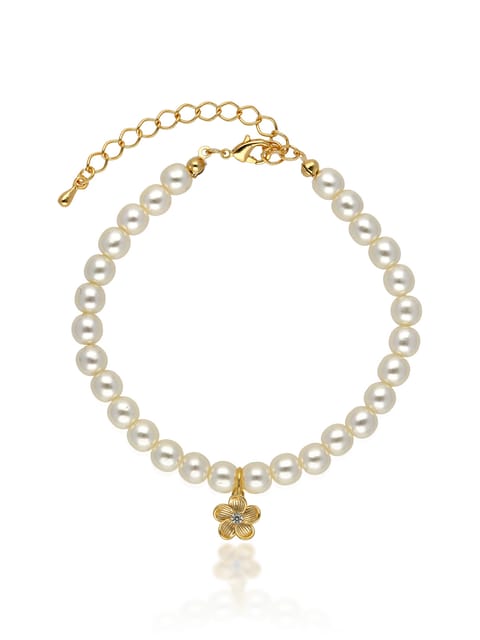 Pearls Loose / Link Bracelet in Gold finish - CNB25471