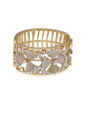 Western Kada Bracelet in White color and Gold finish - CNB34389