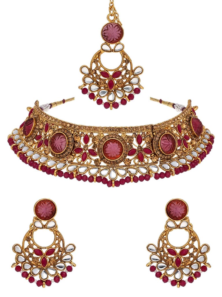 Traditional Choker Necklace Set in Gold finish - AVM6201