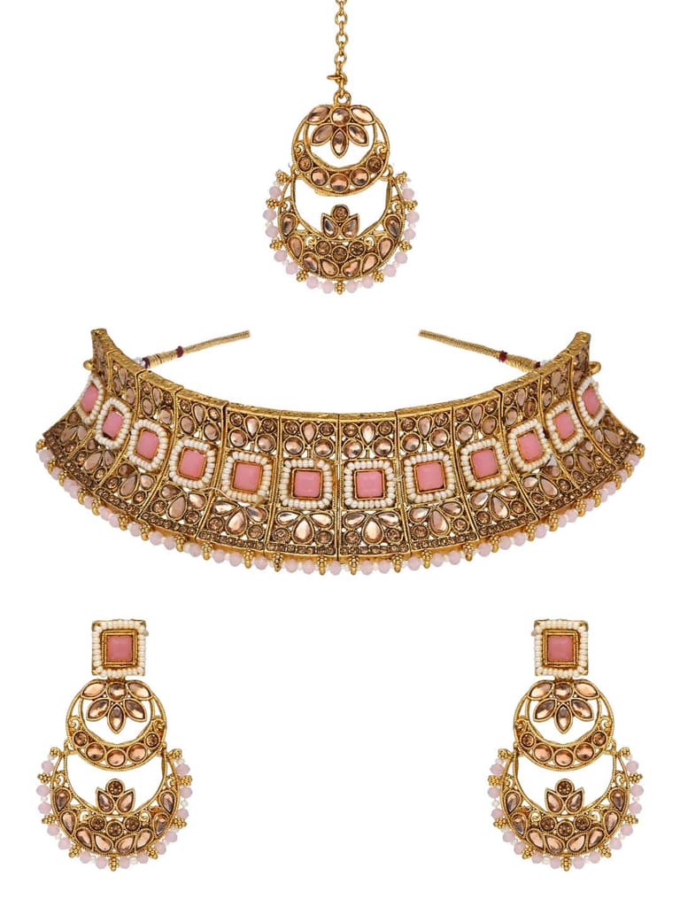Traditional Choker Necklace Set in Gold finish - AVM649