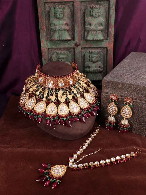 Meenakari Vilandi Kundan Necklace Set in Gold finish - CNB37648