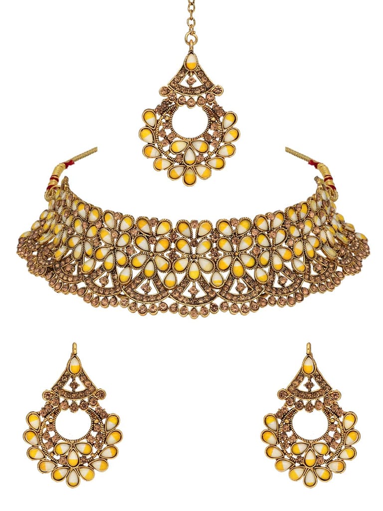 Traditional Choker Necklace Set in Gold finish - AVM159