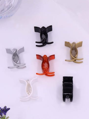 Plain Butterfly Clip in Assorted color - CNB39691