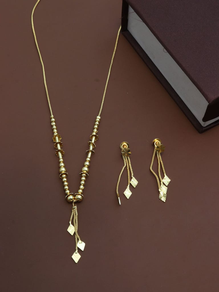 Western Necklace Set in Gold finish - M407