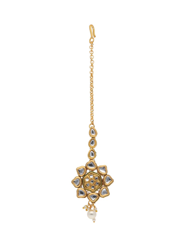 Kundan Maang Tikka in Gold finish - CNB22191