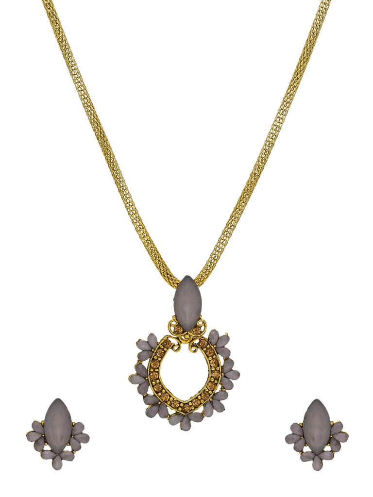 Traditional Pendant Set in Gold finish - CNB42280